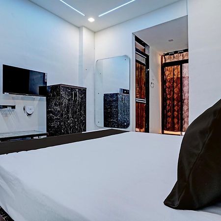 Hotel O White Palace Hotel ราชโกฎิ ภายนอก รูปภาพ